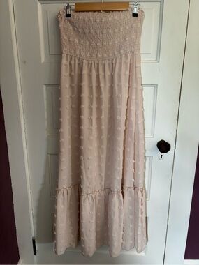 SHEIN maxi dress, medium. Peach/tan color. Stretchy ruching at the top. NWOT